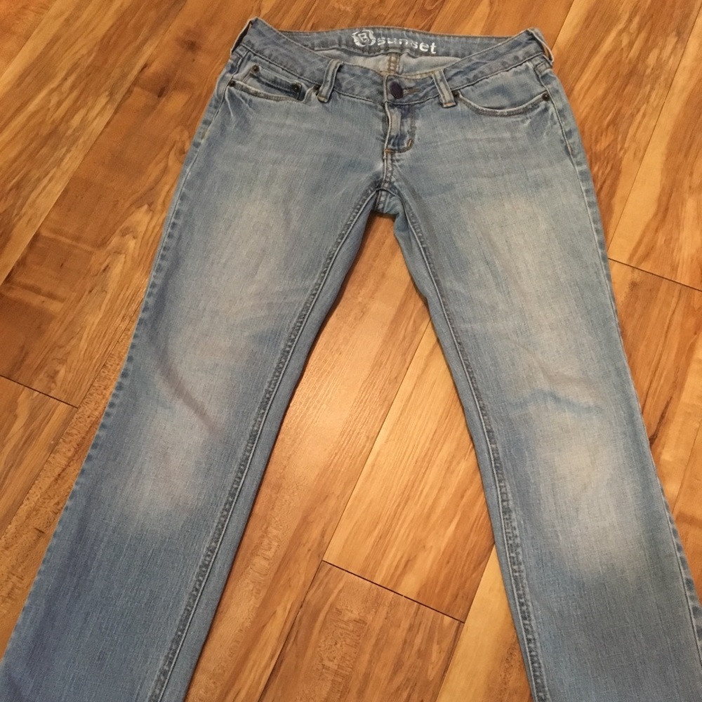 ✨3 for $15✨ Bullhead sunset straight. Sz 1 short.